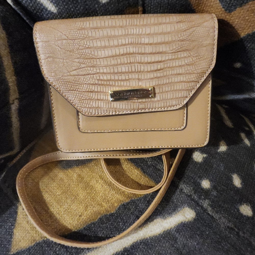 London Fog Faux Crocodile Snakeskin Beige Textured Flap Crossbody Bag